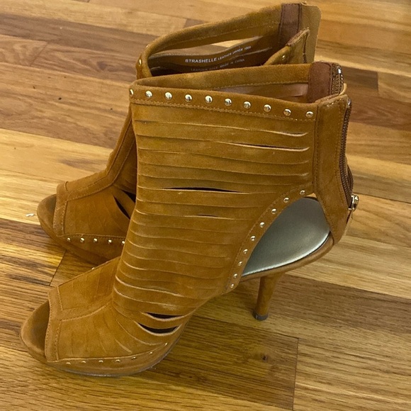 Boutique women’s Brown Studded Heels Size 7 - Picture 1 of 6